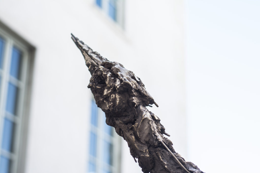 Lionel Sabatté, Grue, sculpture en bronze (détails), 2019 © Fondation Bullukian