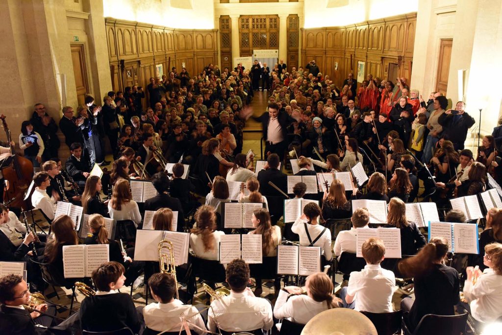 Concert de clôture à Paris avec l'Orchestre des Petites Mains Symphoniques 2020 © Une nuit pour 2500 voix