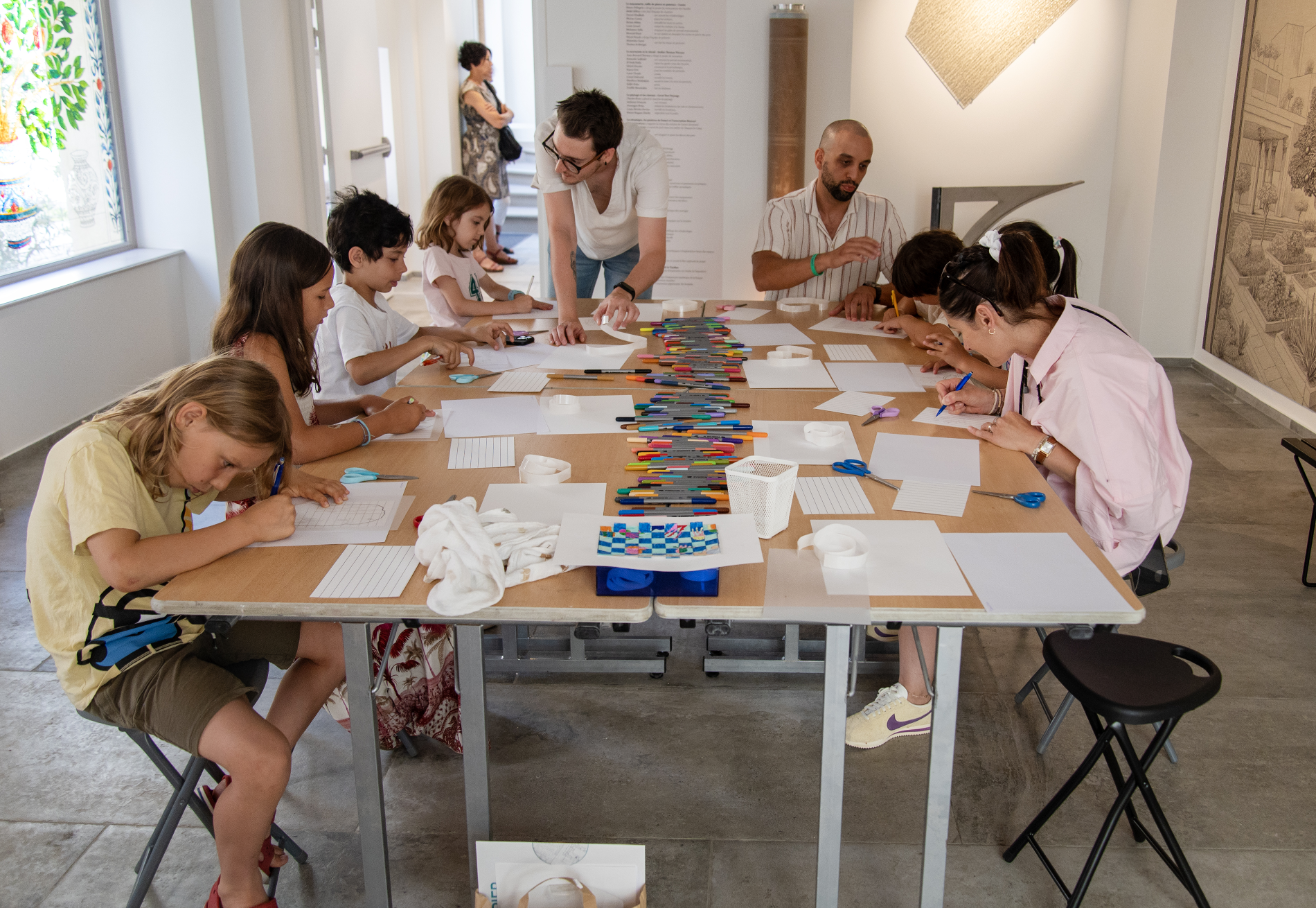 Atelier Bullu'kids lors de l'exposition " Territoires tissés", 2025 ©FondationBullukian