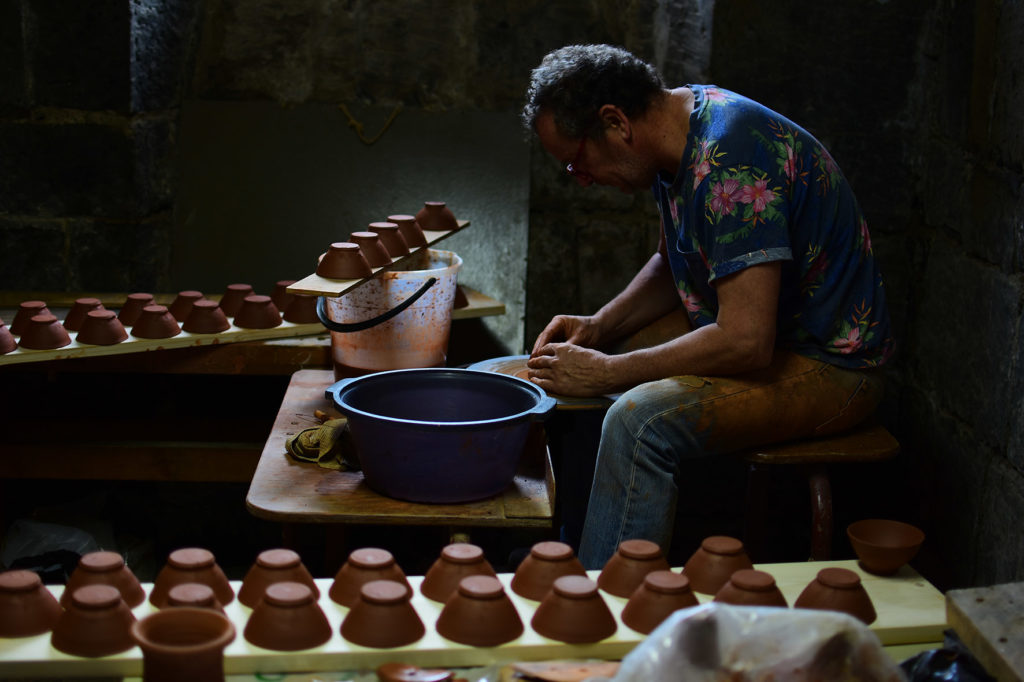 Mission de professionnalisation à l’atelier de céramiques à Gumri en Arménie, 2019 © Association Muscari