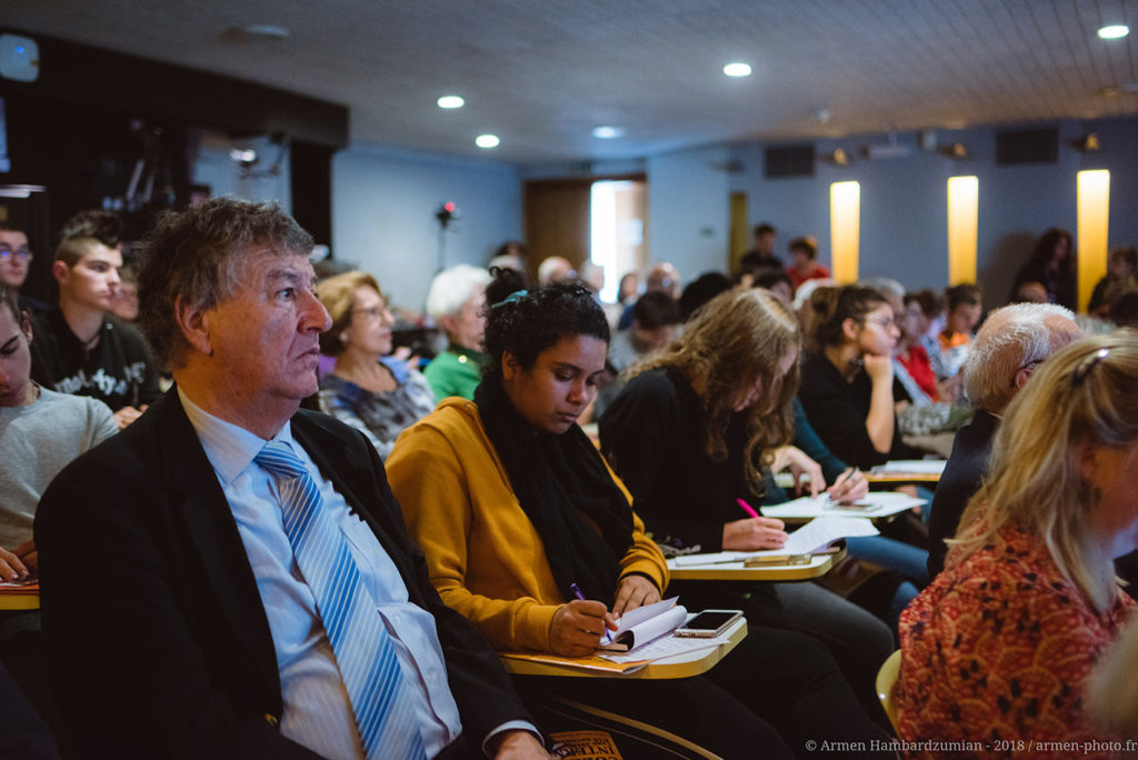 Vue du public lors du colloque international : « Cent ans après le front de l'est, l'Arménie et le Levant entre guerres et paix » organisé par l'association ADCARLY à Lyon avec le soutien de la Fondation Bullukian