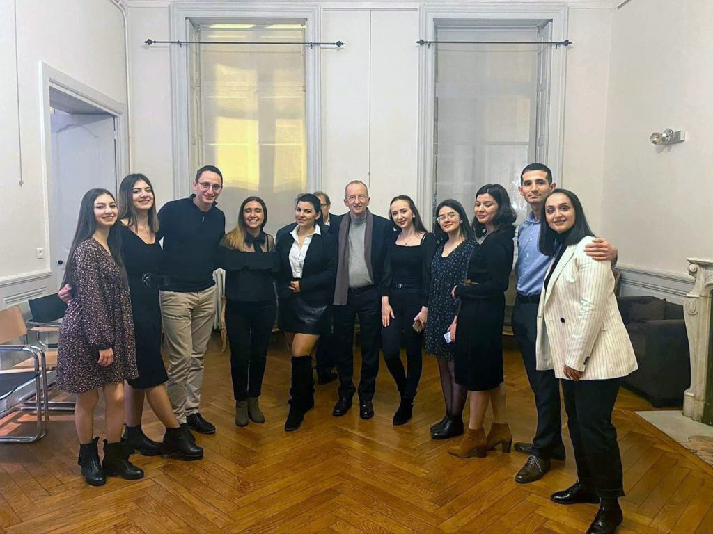 Étudiants des stages UFAR Lyon, 2020 © UGAB France