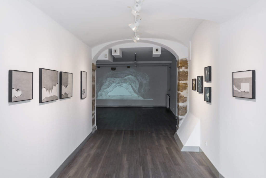 Vue de l'exposition, Cave Studies, 2016 ©DR